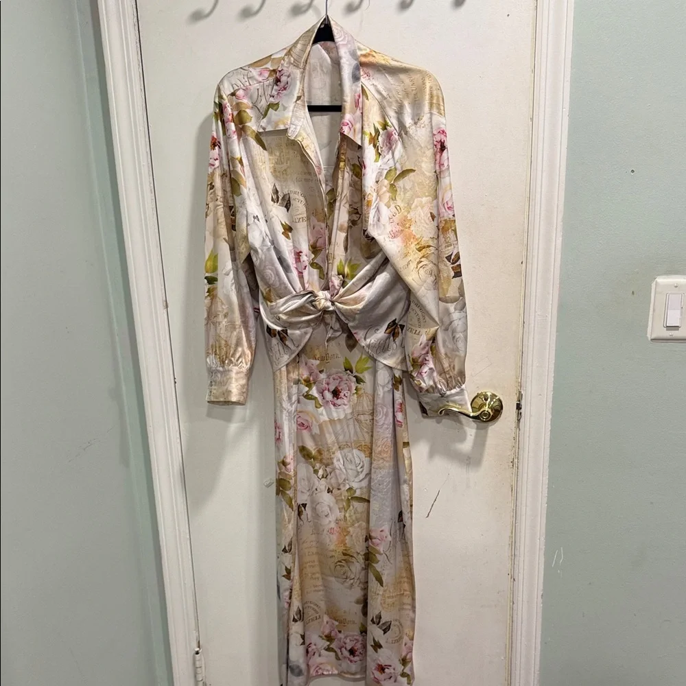 Floral Cream Midi 2 sleeveless dress with coordinating blouse - Picture 2 of 14